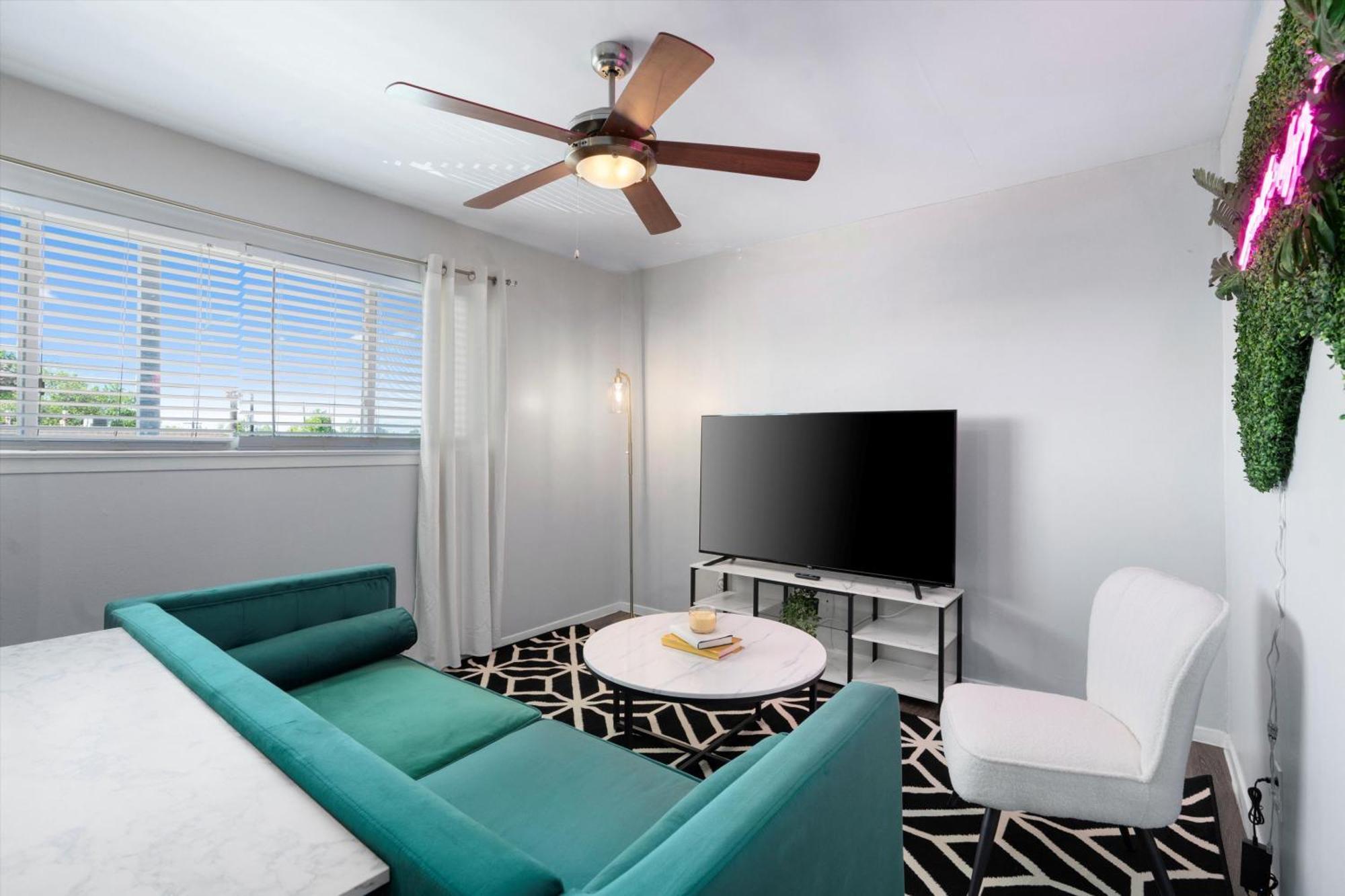 Mins 2 Downtown - King Bed - Private Stays Austin Exterior foto